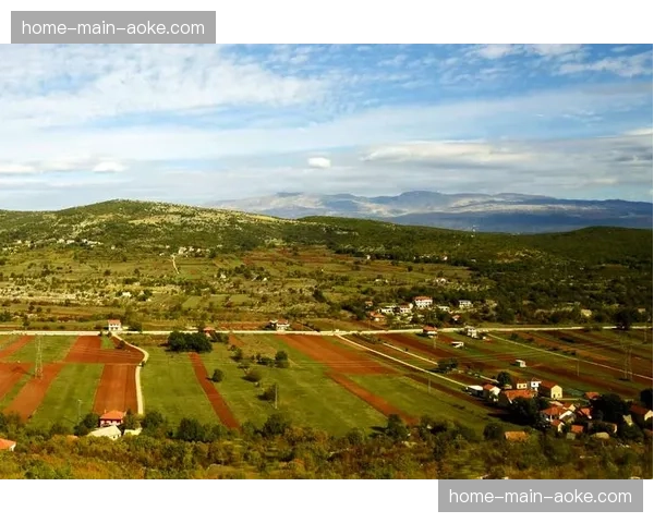 国际网球联合会启动“红土万人计划”，在东欧新建百片公共红土场